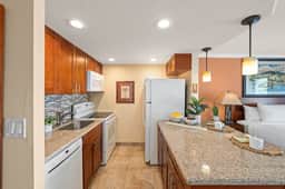 .OFF Lahaina Shores Pool 409 - Image 3