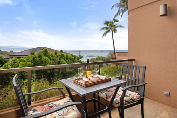 Kahana Villa F401 - Image 1